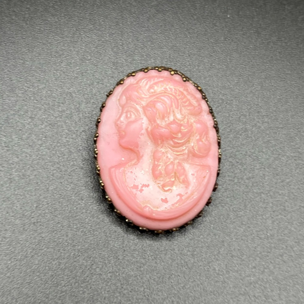 Antique Pink Glass Cameo Brooch